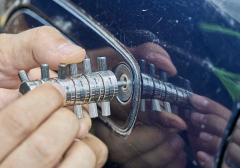 Automotive locksmith service in Denver
